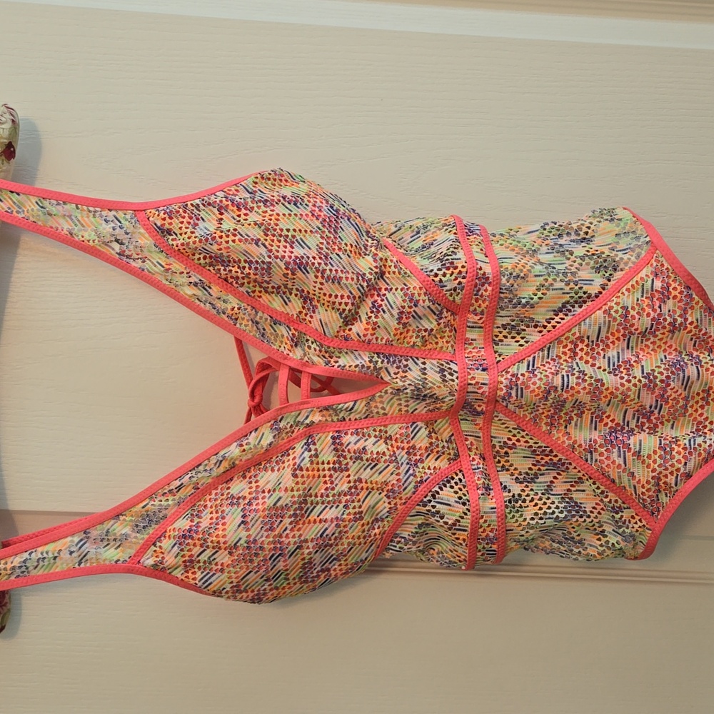 BECCA BATHING SUITE